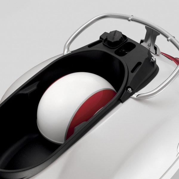 Фото скутера Vespa GTS Super 300 ie